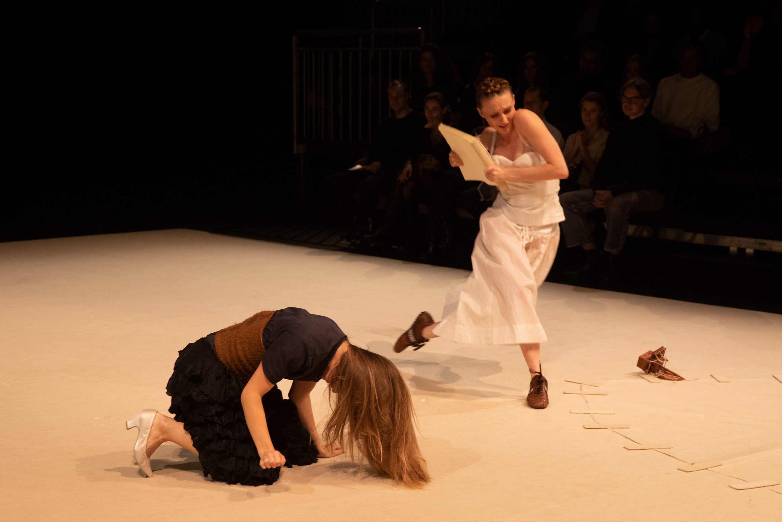 Performance Magdalena Mitterhofer und Shade Théret