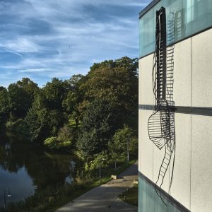 Außenskulptur an de Fassade der Kunsthalle Bremen