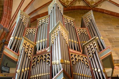 Die Bach-Orgel im Nordschiff des St. Petri Doms