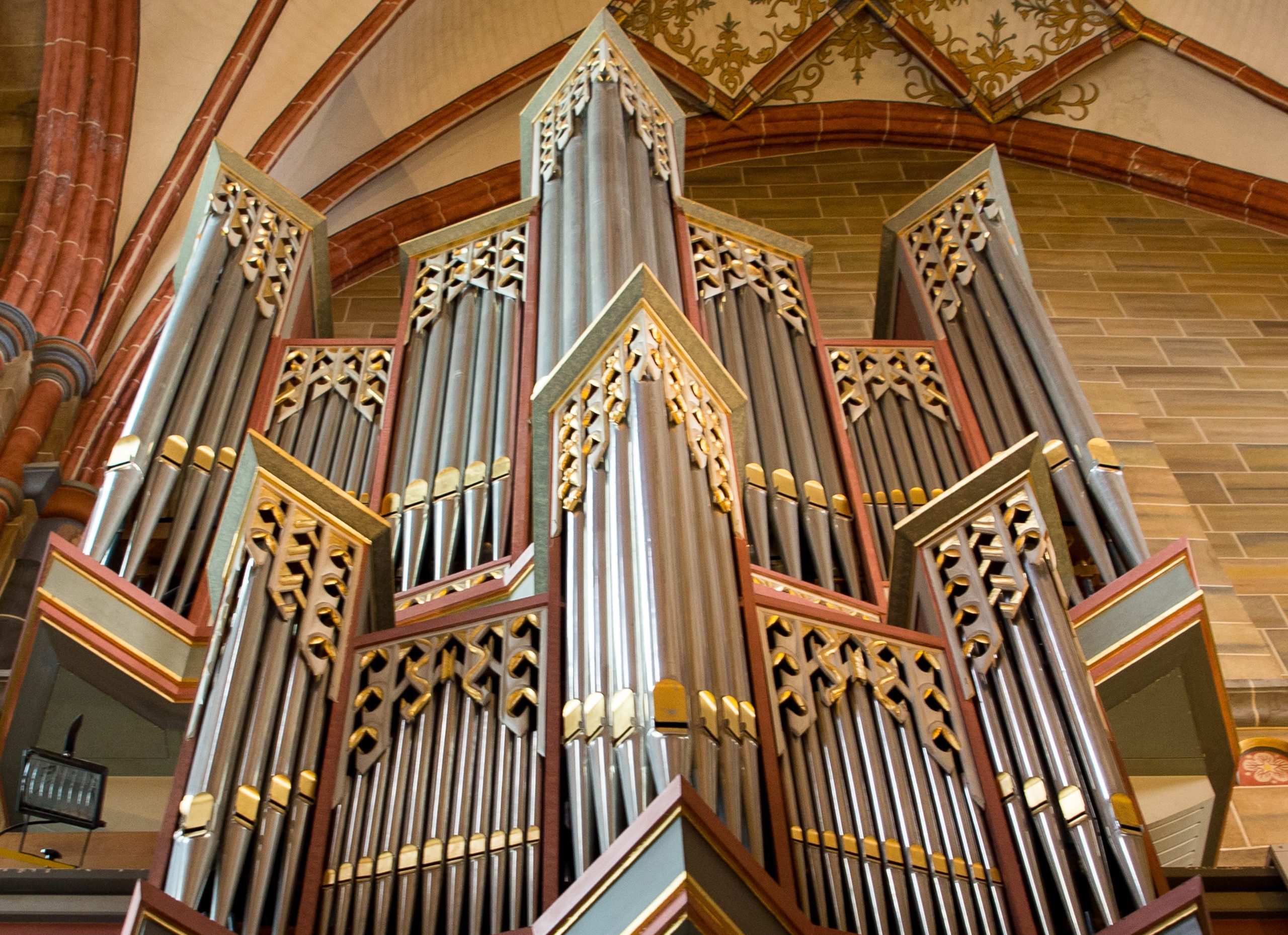Die Bach-Orgel im Nordschiff des St. Petri Doms